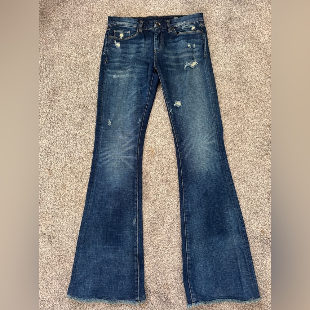 Blanknyc distressed flare leg jeans size 28. Excellent condition